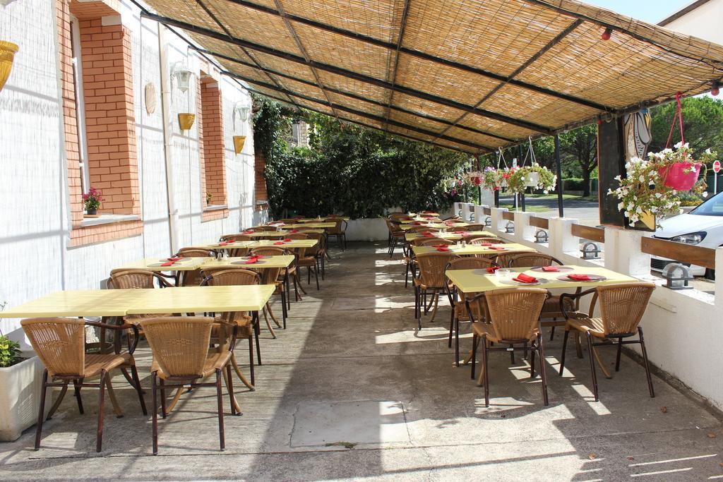 Hotel Restaurant La Camargue Salin de Giraud Bagian luar foto